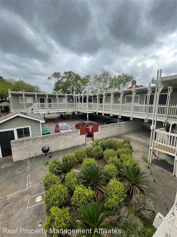 2006 Sul Ross St - Photo 2 of 11