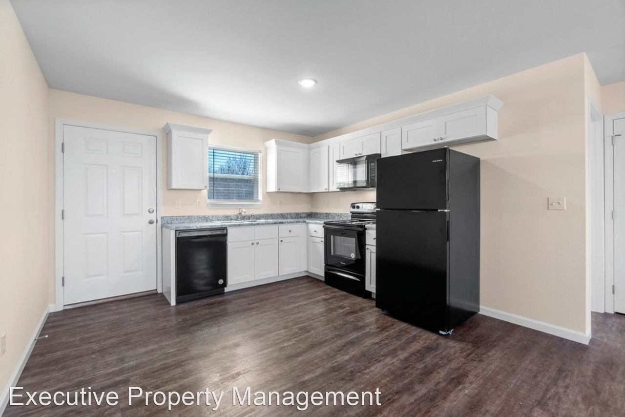 156 Highland Hills - Photo 3 of 10
