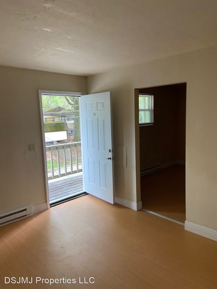 2512 39th St Apartments in Parkersburg, WV 26104 Zumper