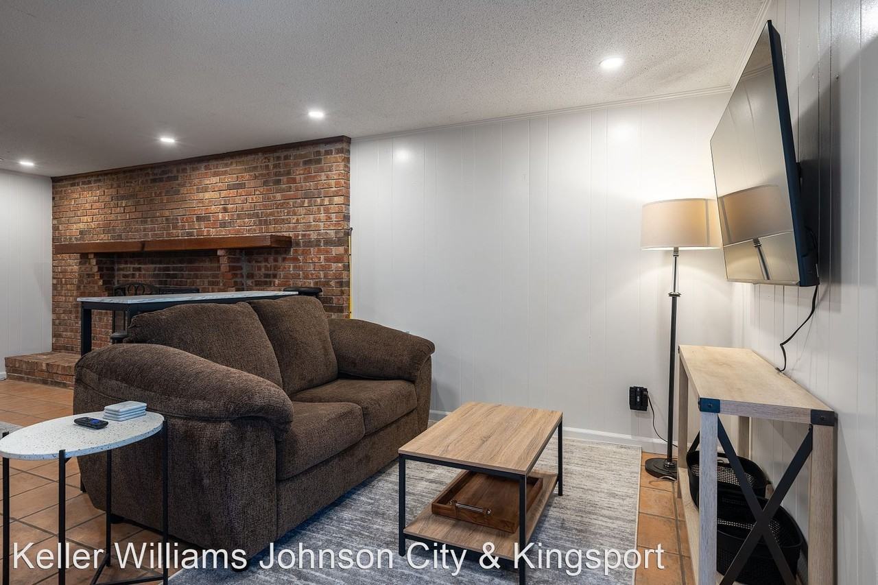 317 Highland Rd - Photo 2 of 13