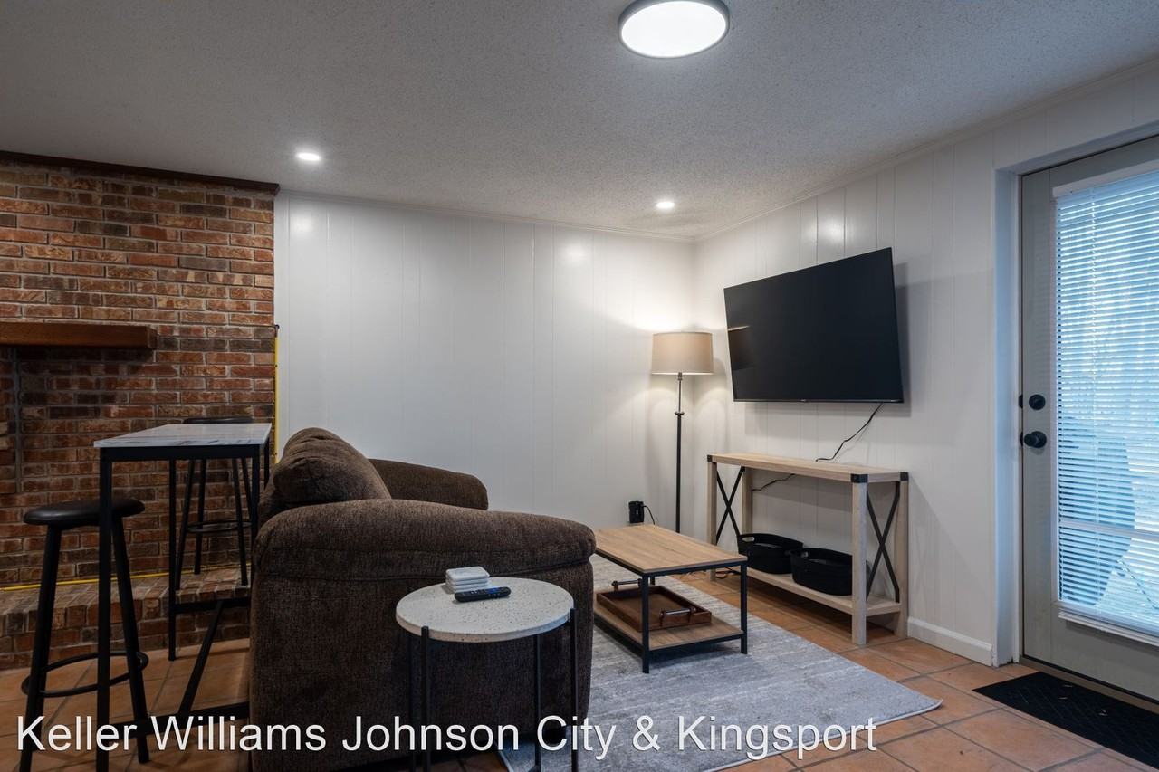317 Highland Rd - Photo 3 of 13