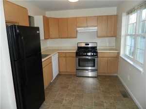 10 Pathway - Photo 3 of 17