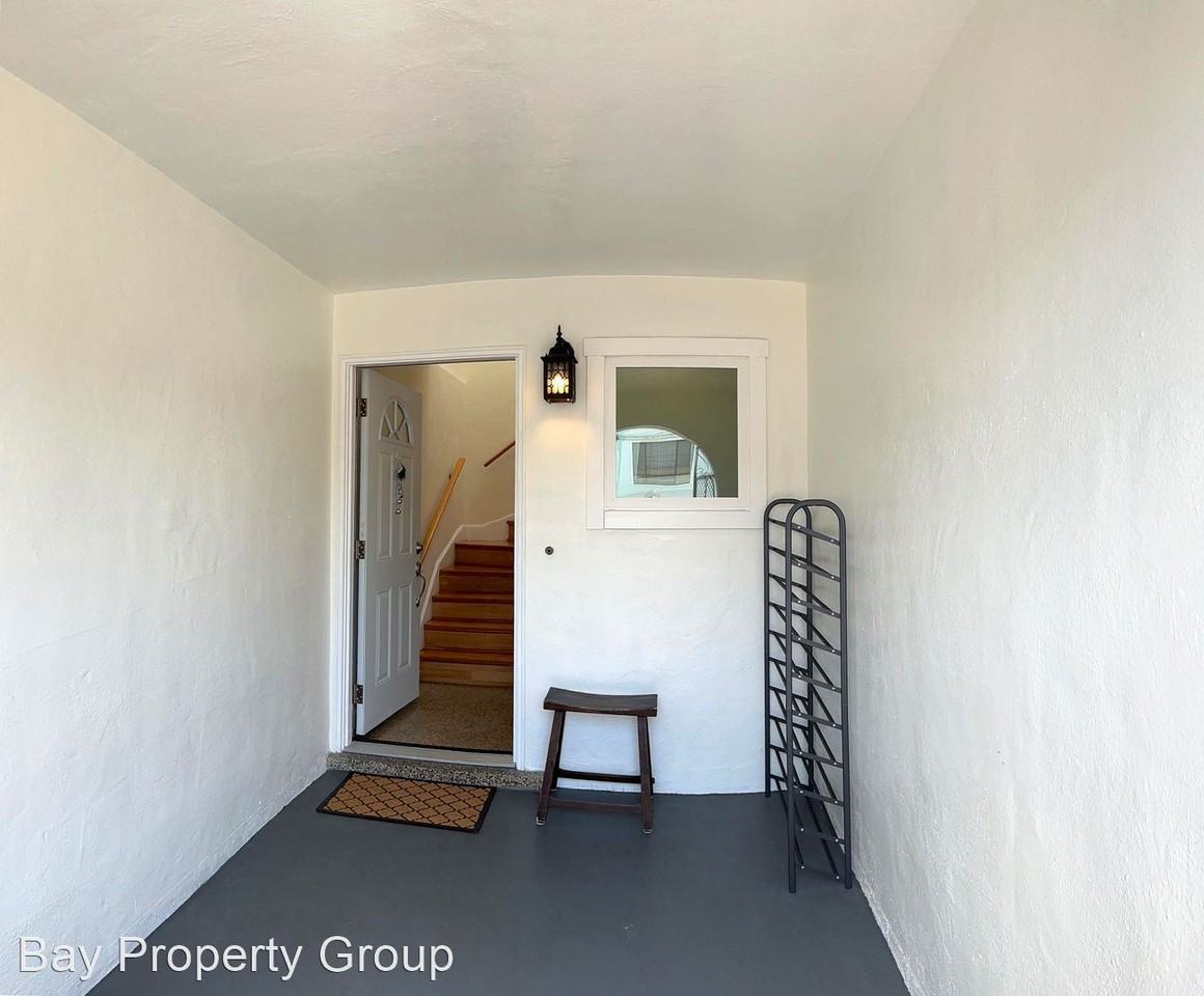 2038 44th Ave - Photo 2 of 29