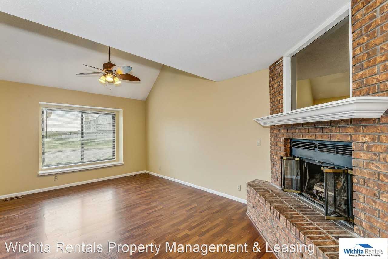 7717 E 32nd St N - Photo 3 of 15