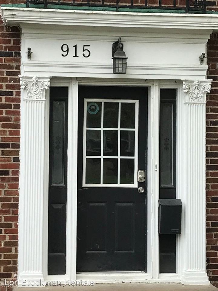 915 S Providence Rd - Photo 2 of 8