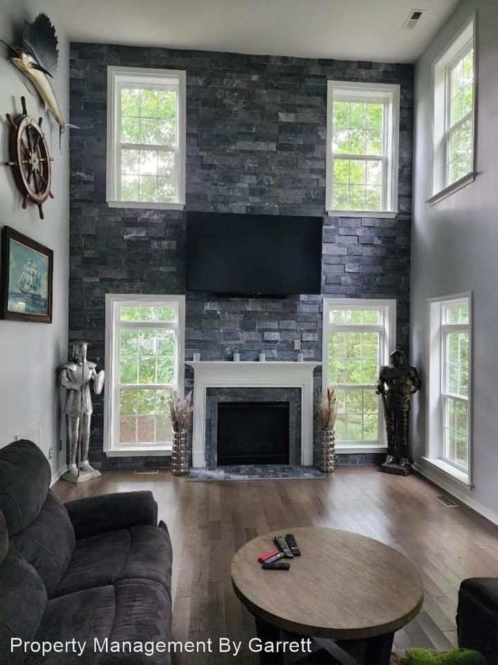 9347 Stonehouse Gln - Photo 3 of 16