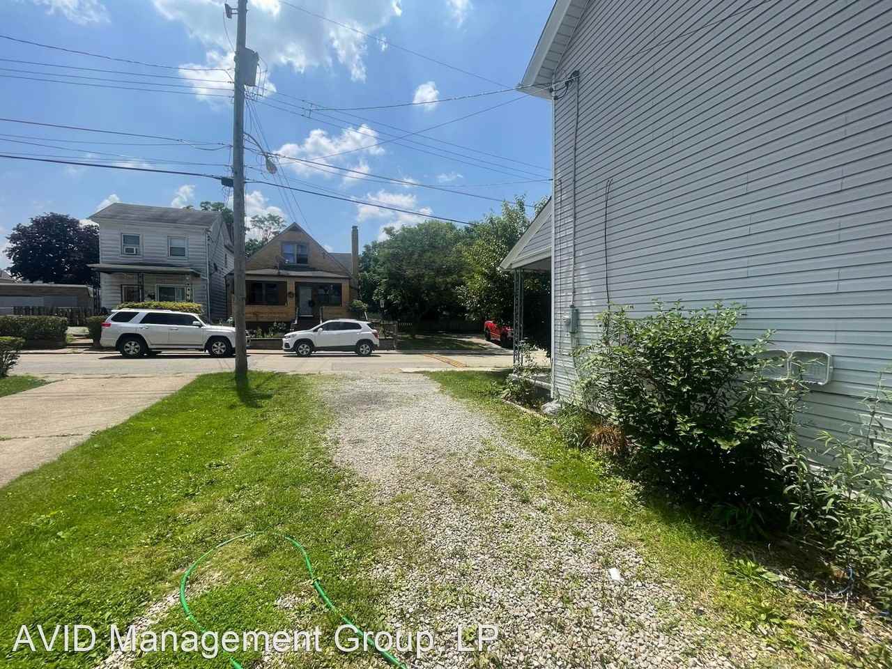 170 Frank St - Photo 2 of 15