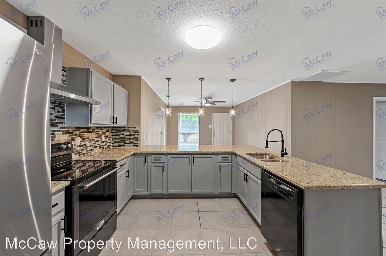 354 Baron Pl - Photo 3 of 30