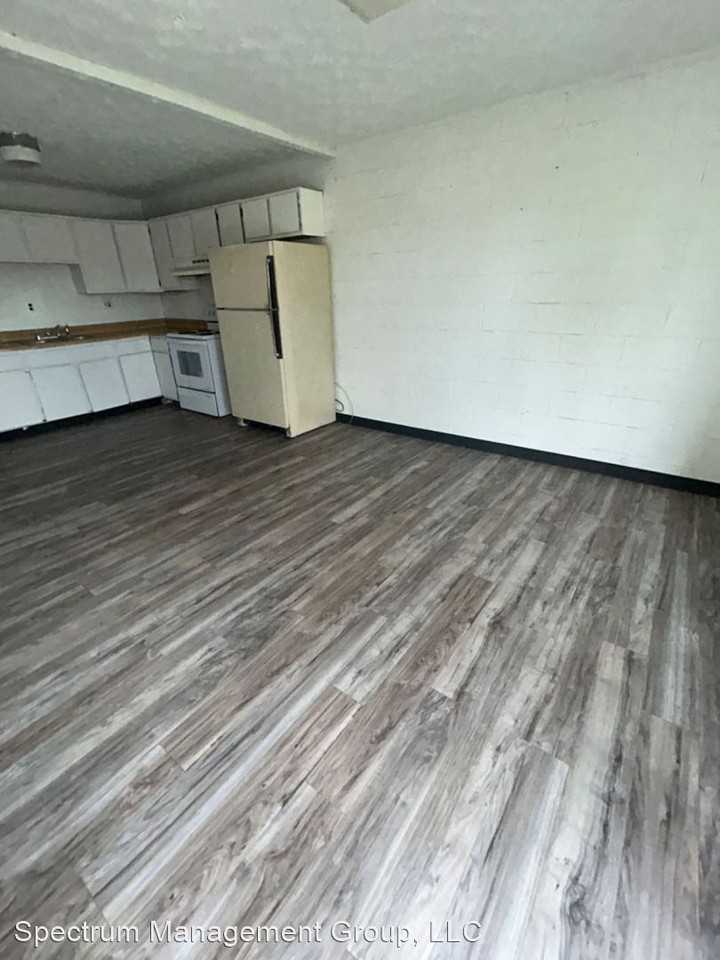 6323 W Andrew Johnson Hwy - Photo 2 of 4