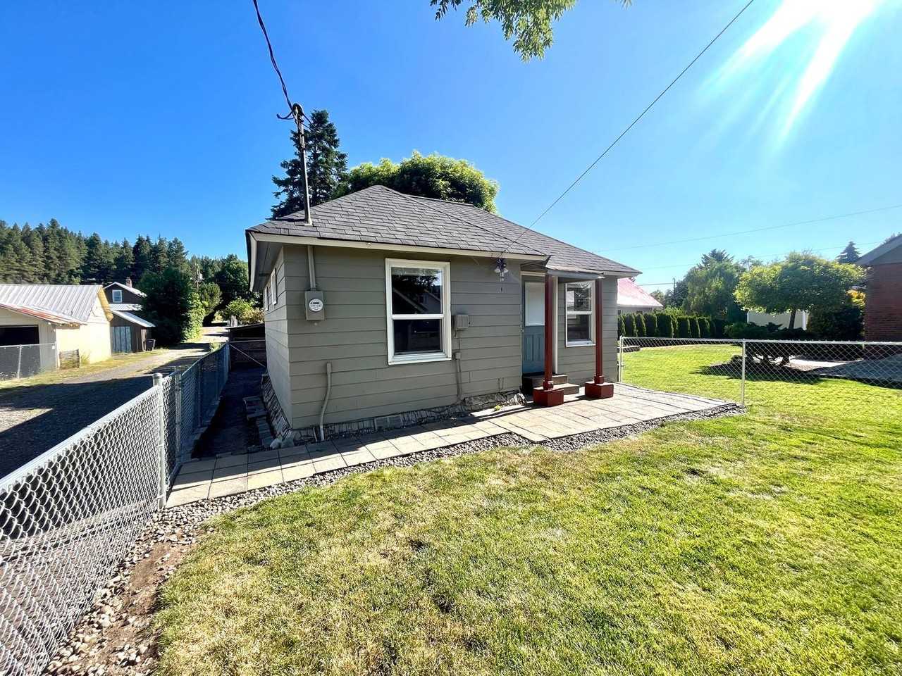 301 1/2 N Montgomery Ave - Photo 2 of 15