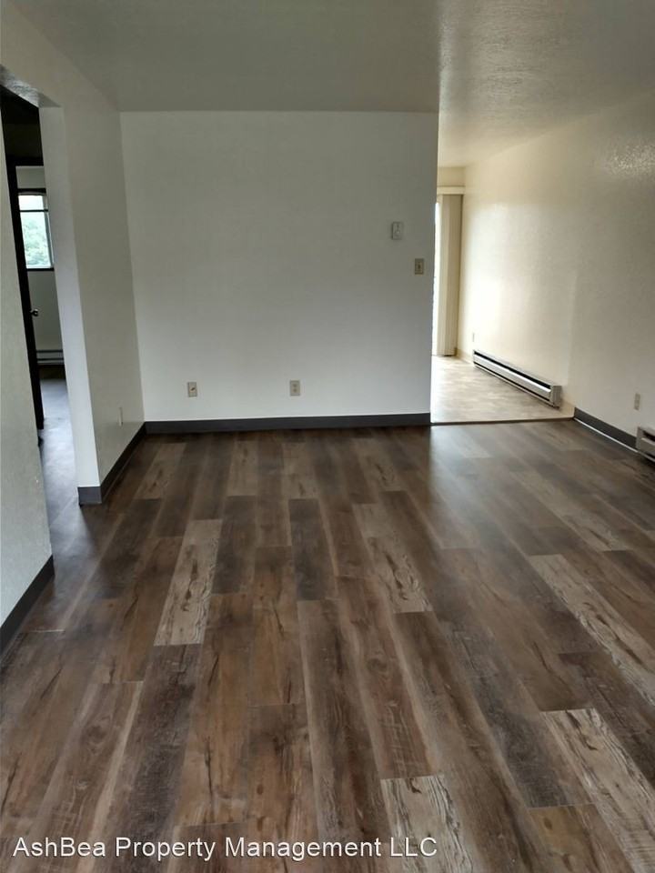 135 Taft Dr #4 - Photo 2 of 16