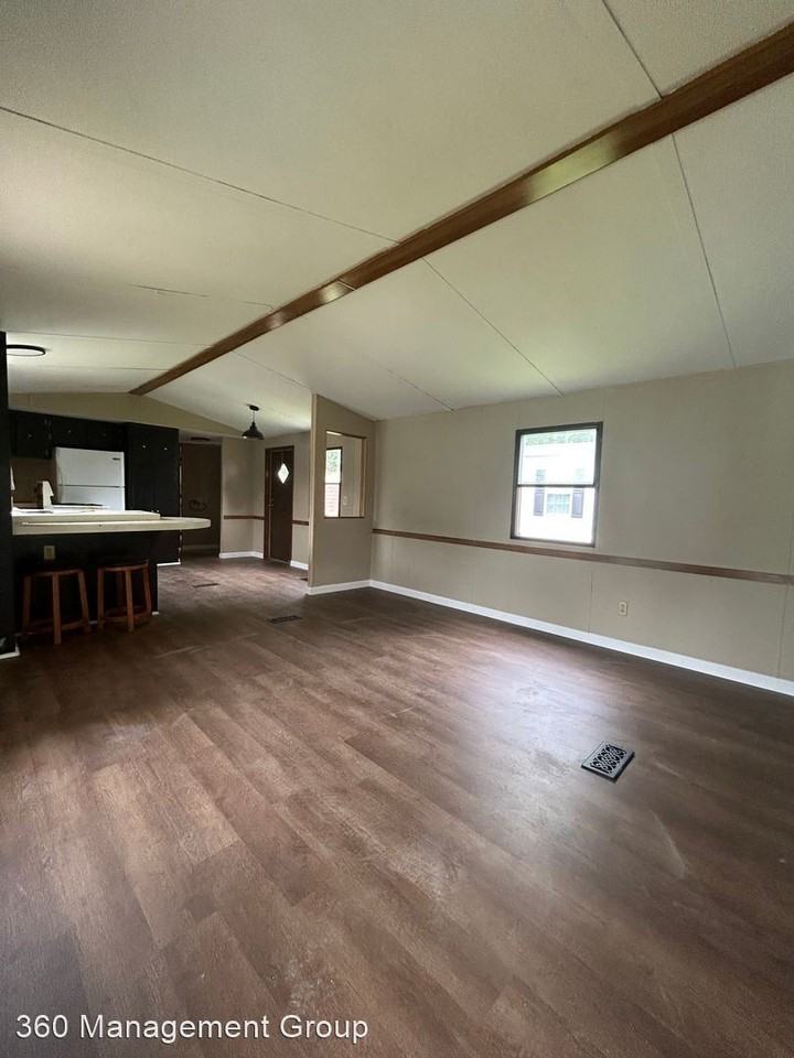 563 Constitution Dr - Photo 2 of 7