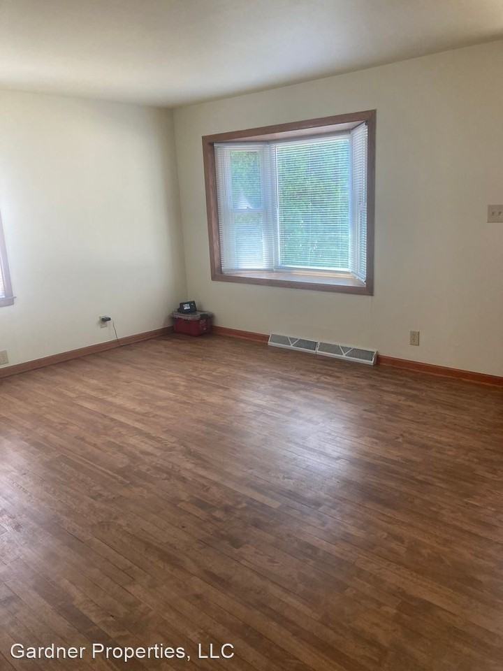 6316 W Lisbon Ave - Photo 3 of 14