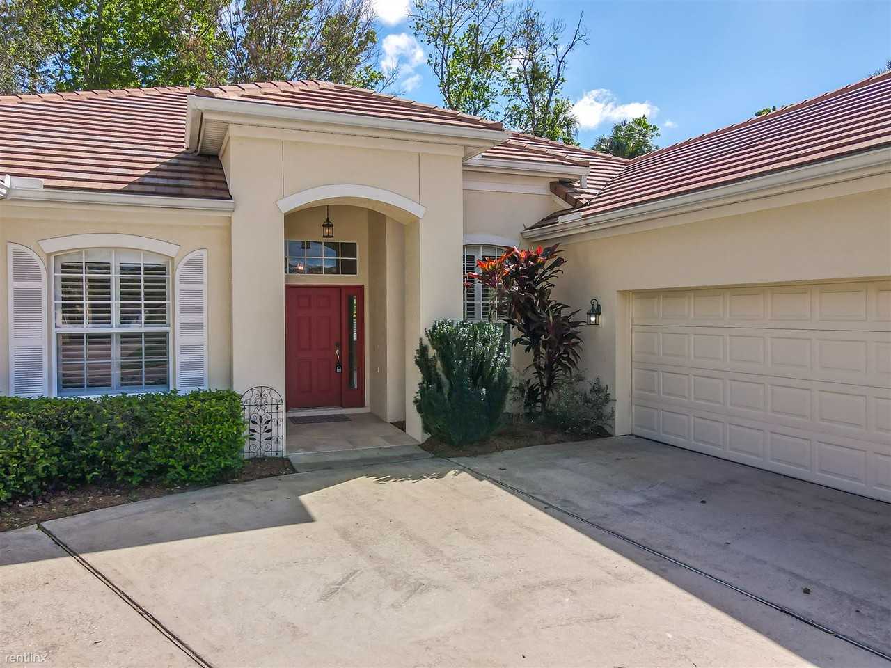 1679 Shadowmoss Cir - Photo 3 of 50