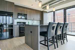 featured image of 211 W Scott St #2-2
