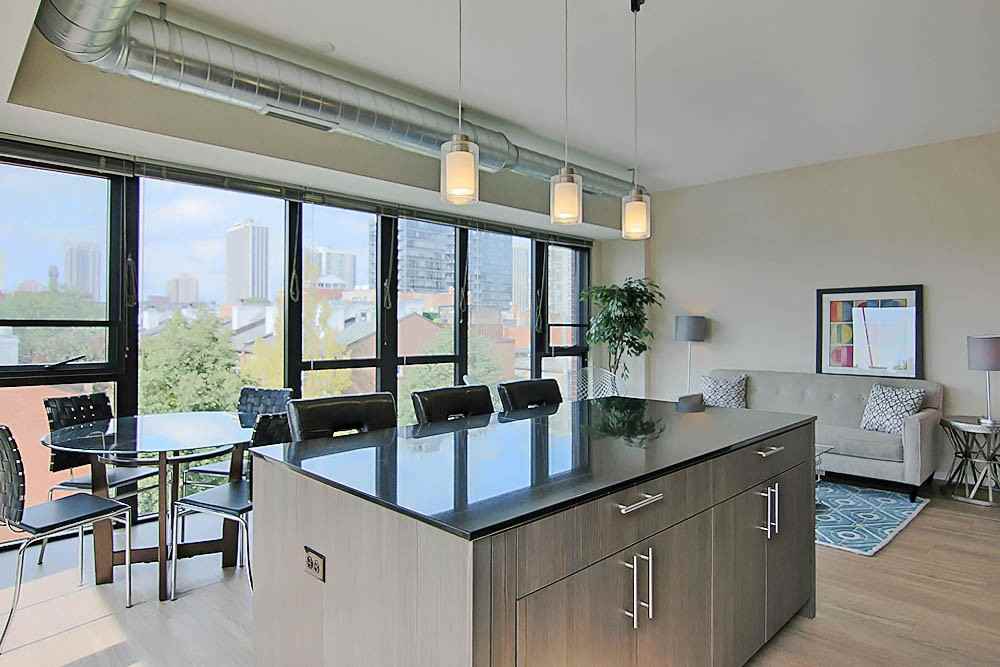 211 W Scott St #2-2DEN - Photo 2 of 17