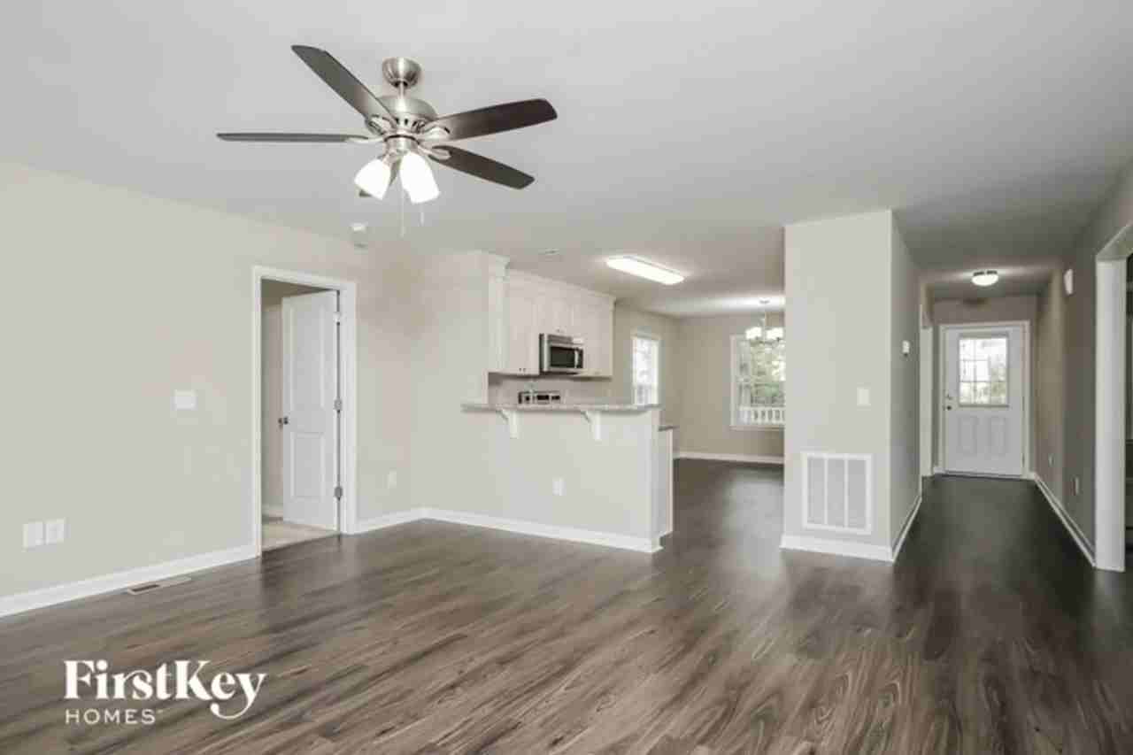 3901 Frazier Rd - Photo 3 of 12