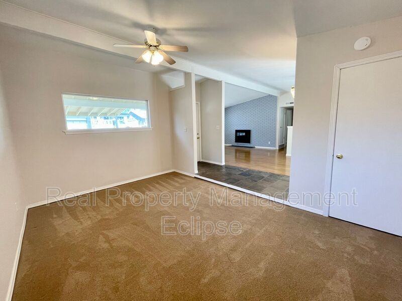 14221 Se 41st St - Photo 3 of 17