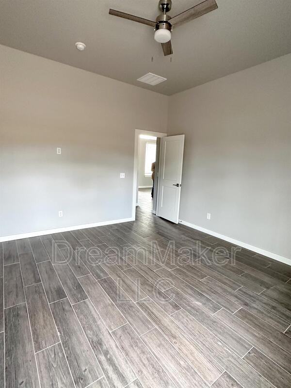 5329 Red Maple Ave - Photo 6 of 16