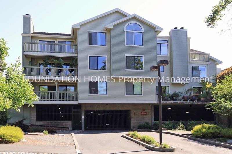 105 Eucalyptus Knoll St - Photo 2 of 5