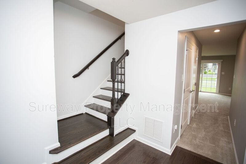 6 Ella Ln - Photo 2 of 44