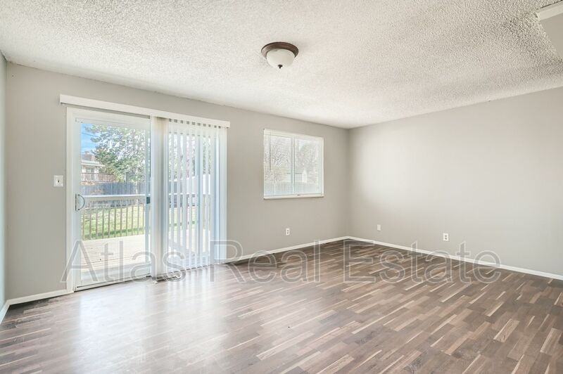 8554 W Burgundy Dr - Photo 2 of 22