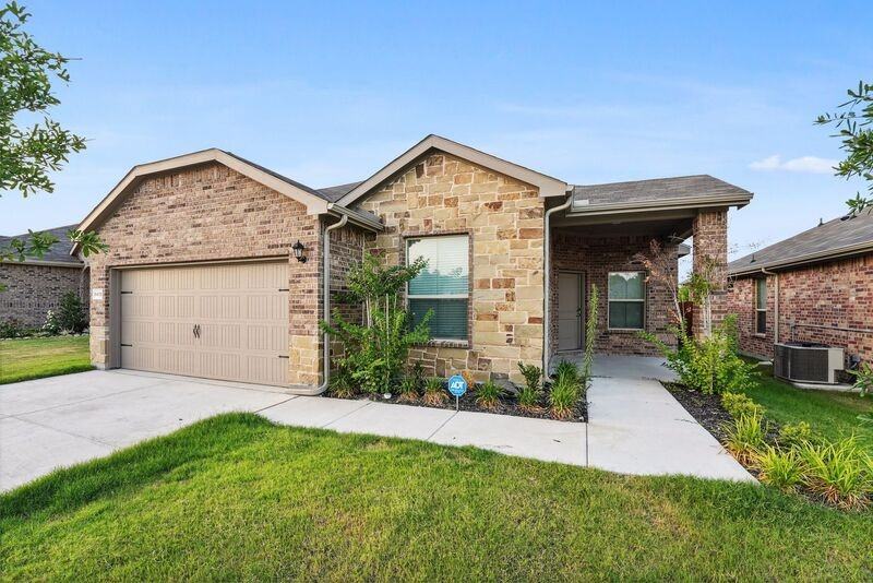9412 Red Brush Trl - Photo 3 of 27