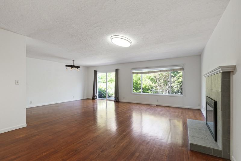 12413 Ne Stanton St - Photo 3 of 22