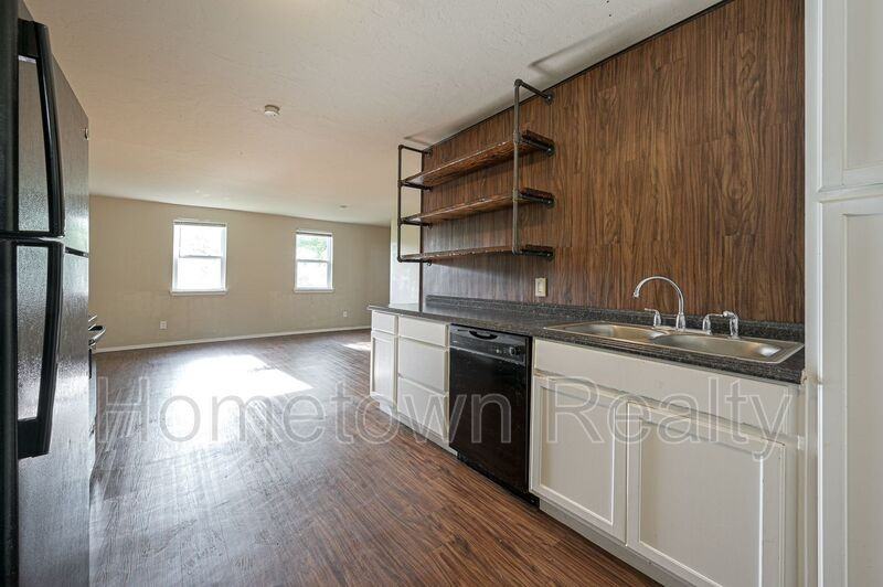 135.5 E Himes Street - Photo 3 of 20