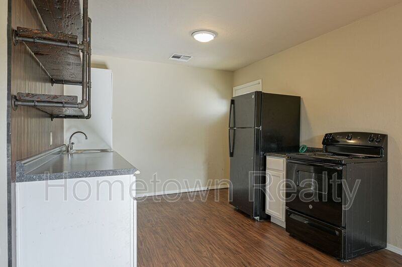 135.5 E Himes Street - Photo 5 of 20