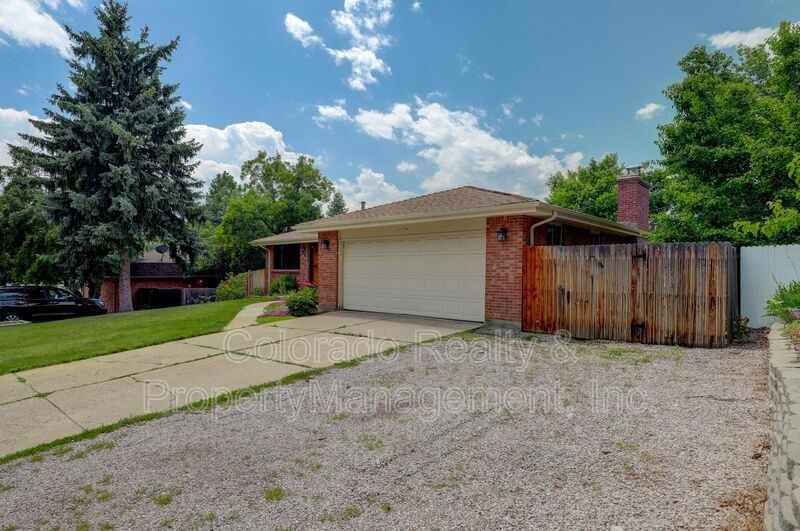 6623 Urban St - Photo 2 of 47