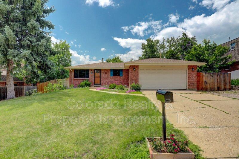 6623 Urban St - Photo 3 of 47