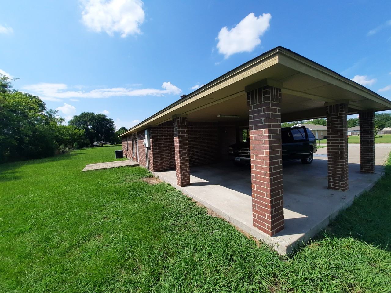 616 Donna Cir - Photo 2 of 13