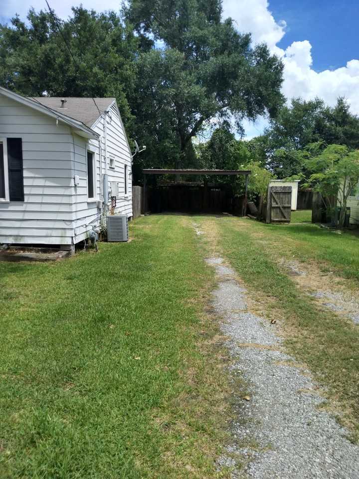 2201 Avenue G - Photo 2 of 38