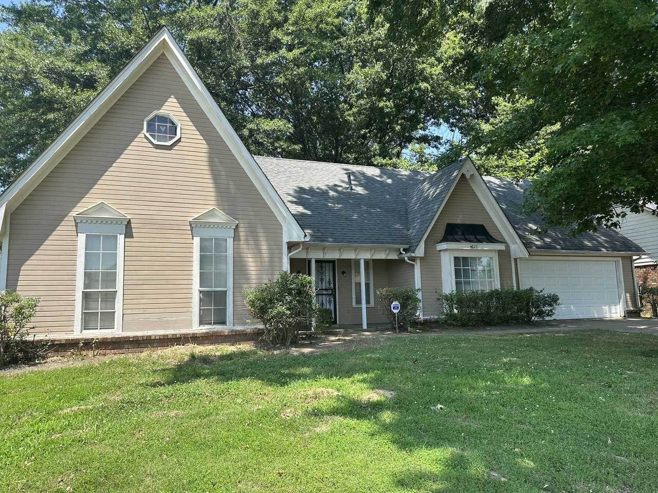 4627 Chelwood Dr - Photo 2 of 34