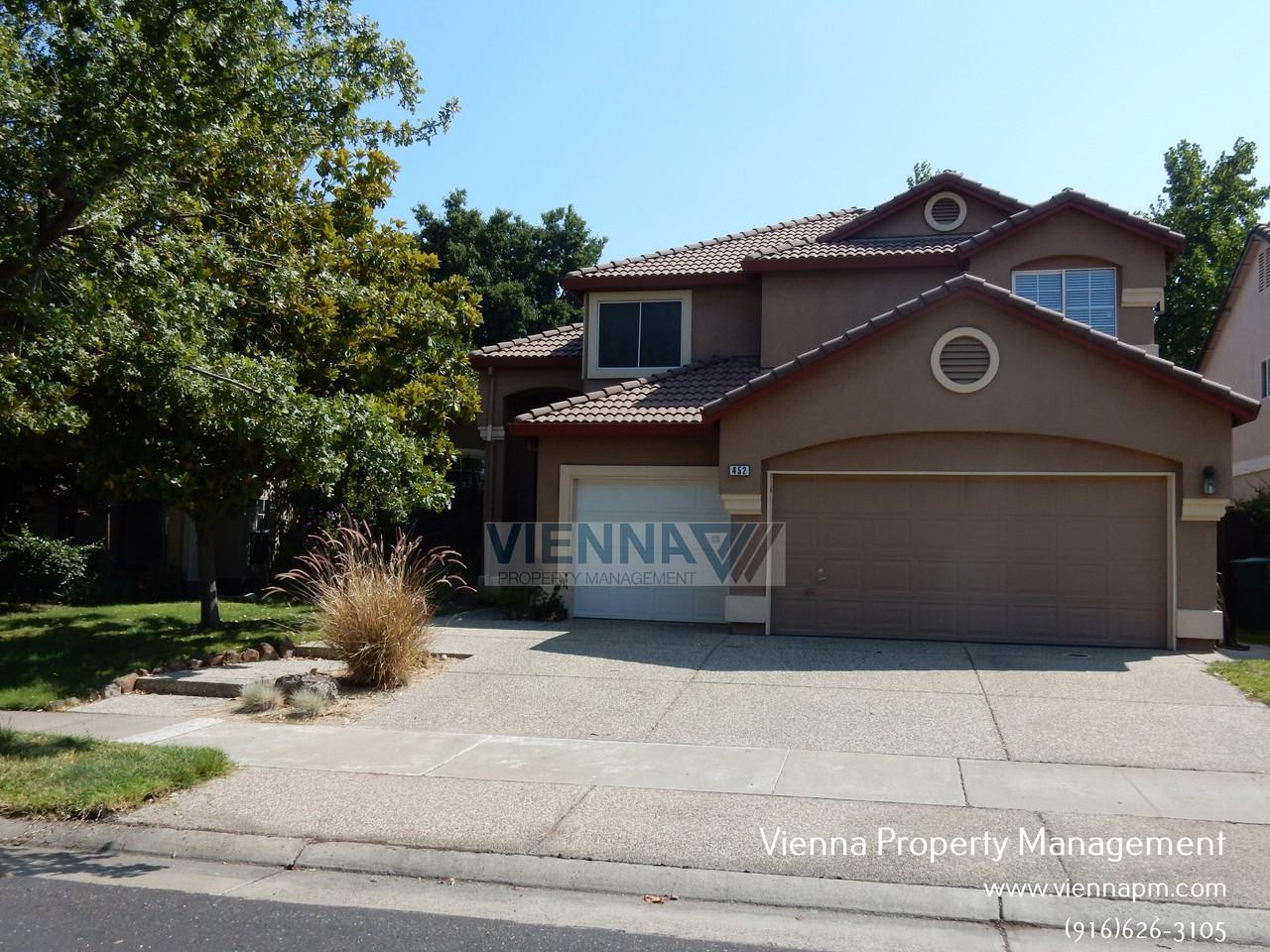 452 Brennen Cir - Photo 2 of 29