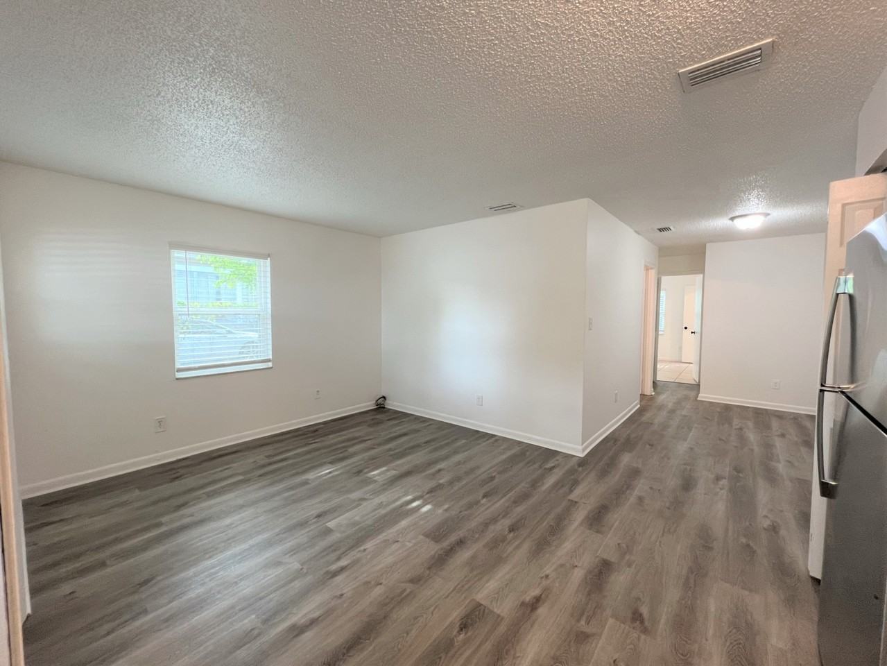 2408 W Cypress St - Photo 3 of 11