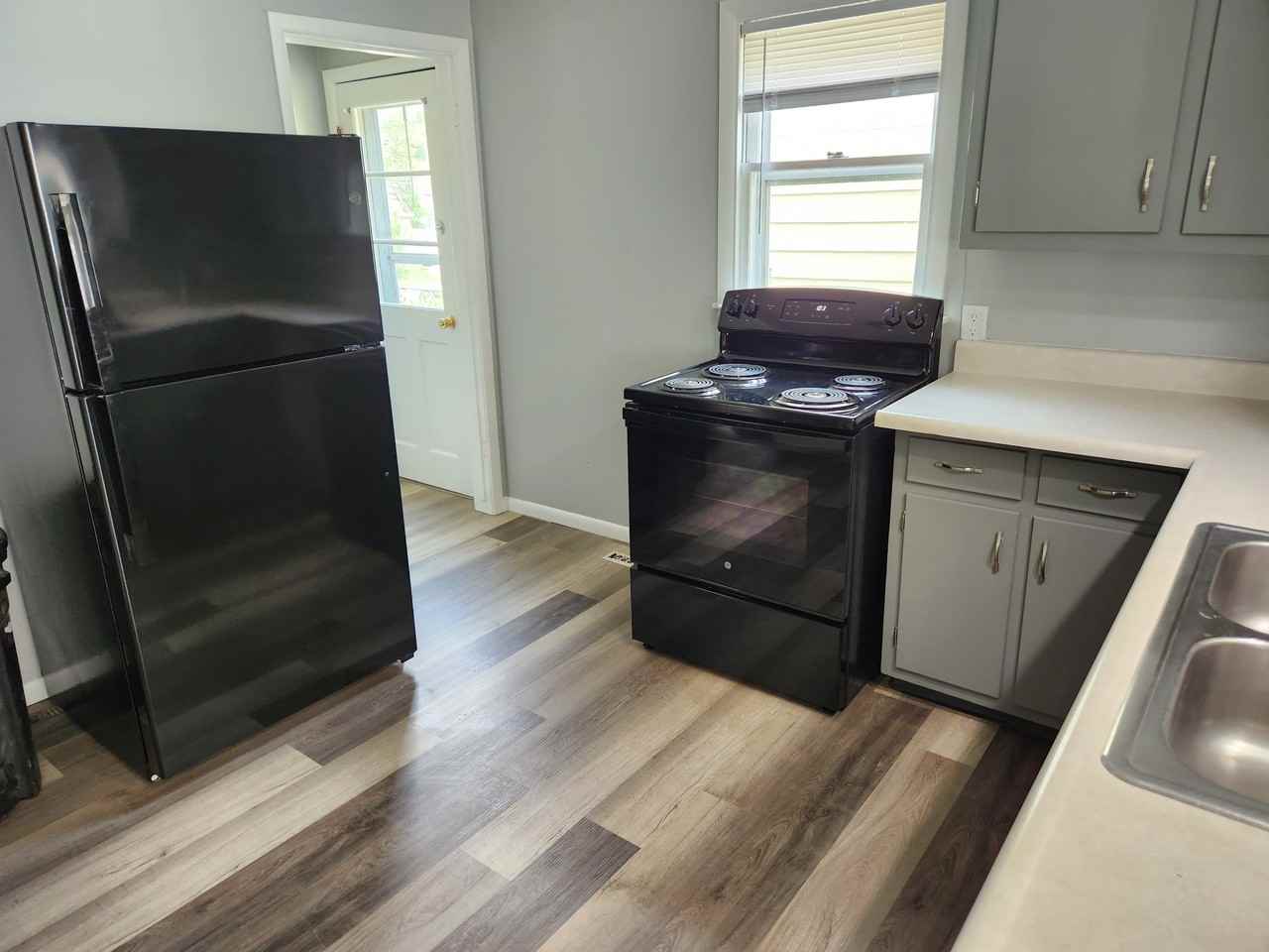 2224 Villa Ave - Photo 3 of 16