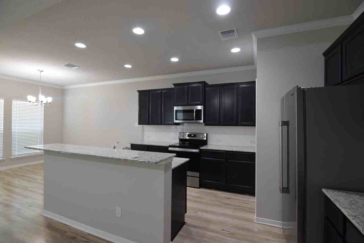 10208 Cap Rock Dr - Photo 4 of 23