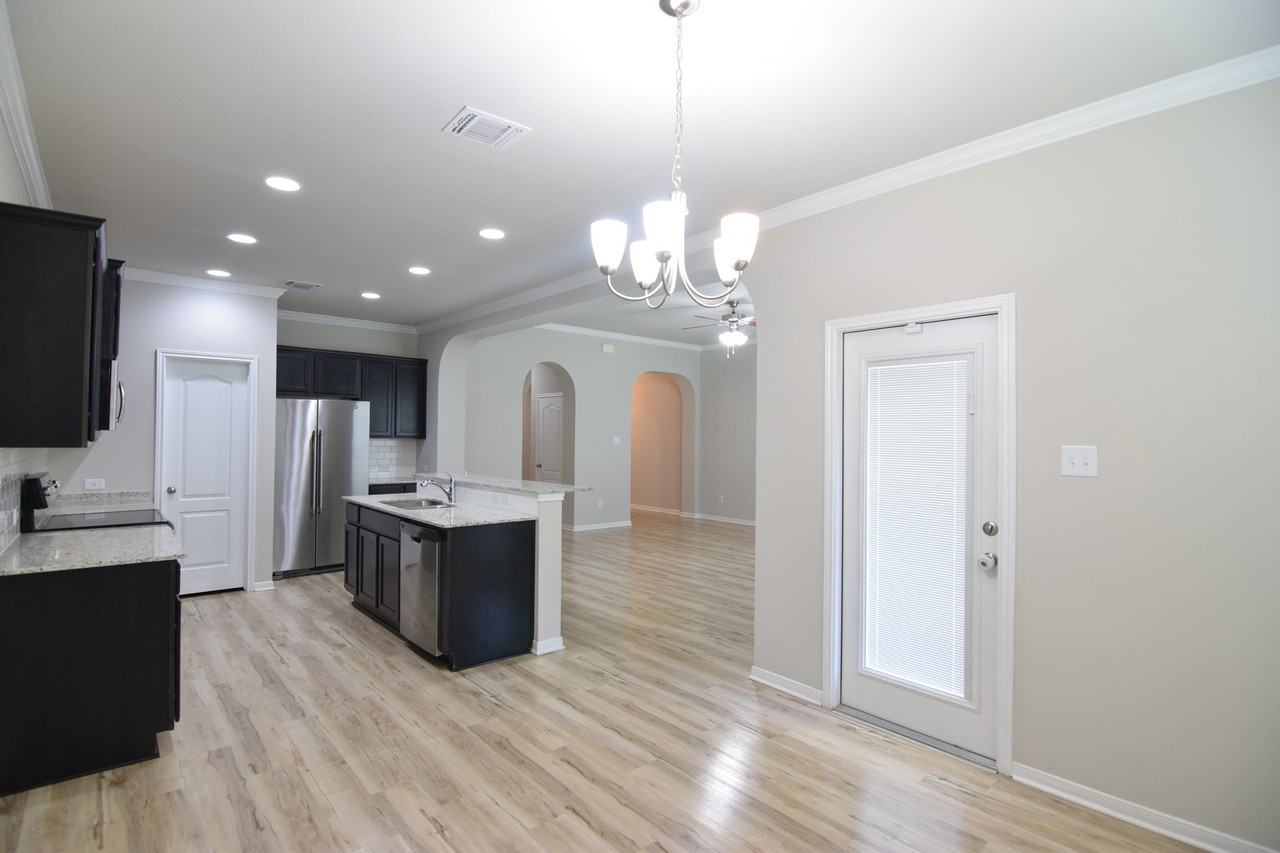 10208 Cap Rock Dr - Photo 6 of 23