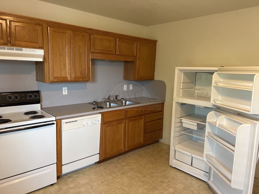 601 N Main St - Photo 2 of 17