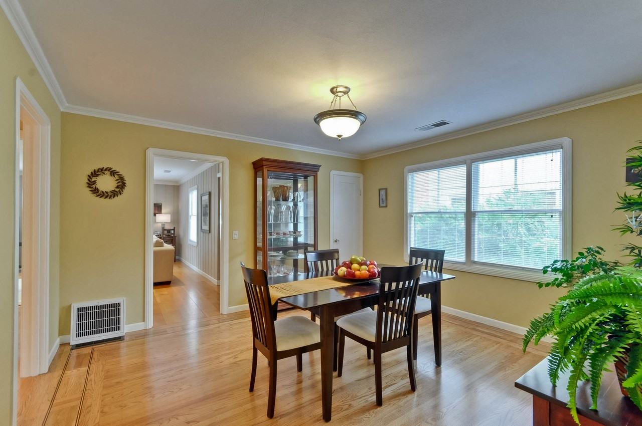1308 Rosewood Ave #NA - Photo 3 of 14