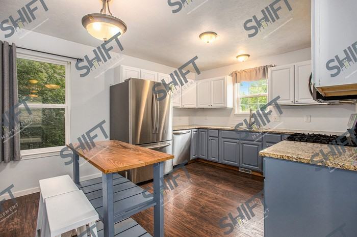 755 North Ave Ne - Photo 3 of 25