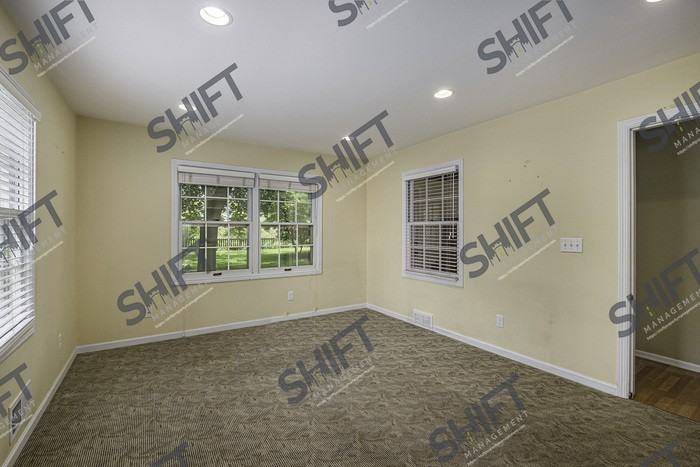 1908 Woodward Ave Se - Photo 2 of 16