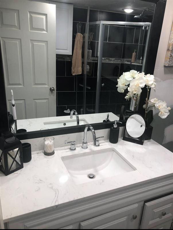 1446 Maple Ln - Photo 2 of 7