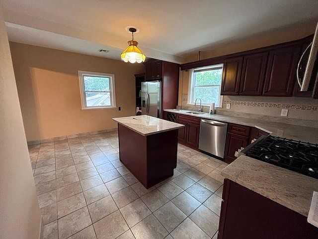 185 Christie Ave #1stFL - Photo 3 of 7