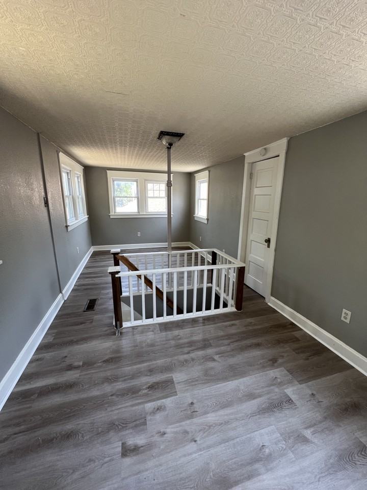 5210 Lyon Ave #NA - Photo 3 of 4