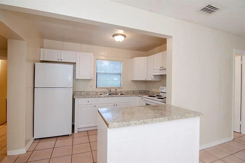 739 Wilson Ave #NA - Photo 2 of 5