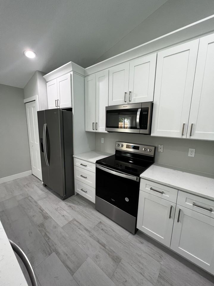 5515 Eagle Way #B - Photo 2 of 20