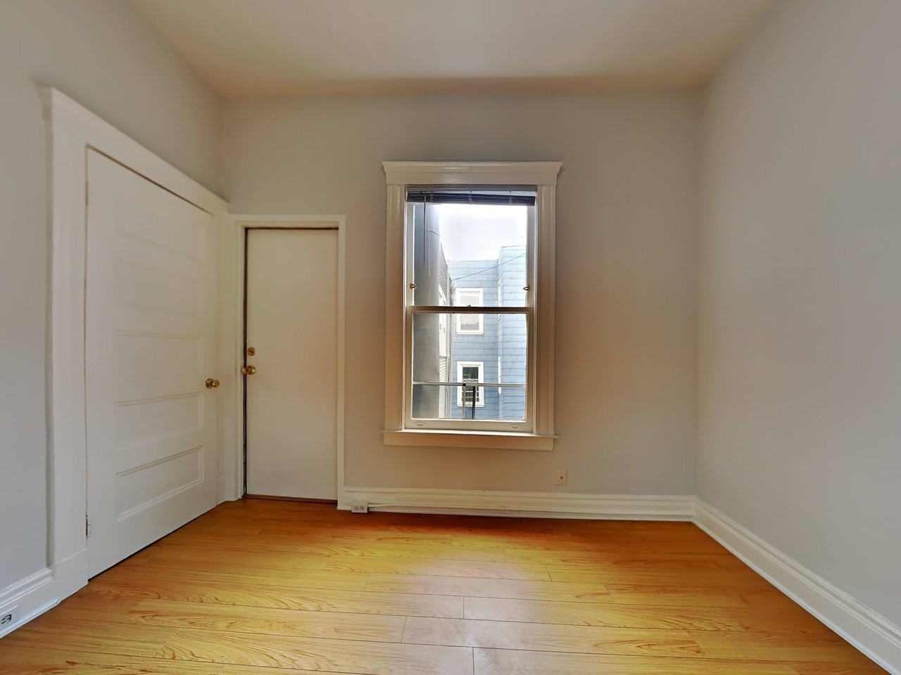 900 Oak St. - Photo 5 of 16